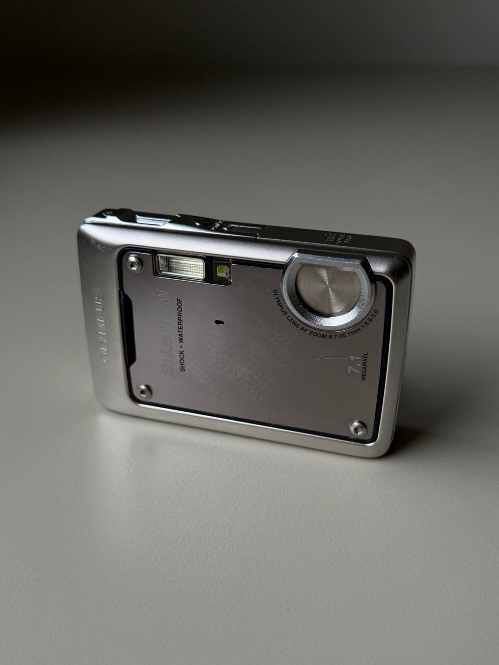 Olympus Stylus 770 SW Shock Waterproof y2k Digital Camera 7.1 MP w/Bag WORKS